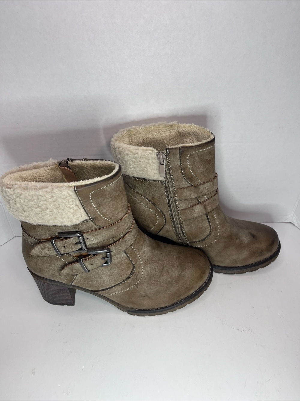 Women’s size 8 Wanderlust Boots